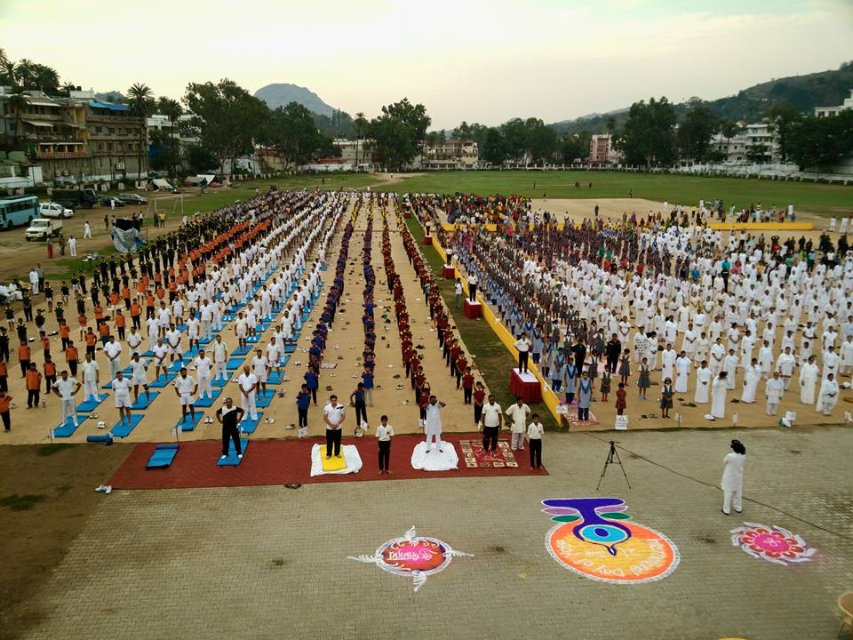 आबू पर्वत, सिरोही में आज अंतराष्ट्रीय योग दिवस उमड़ा जन सेलाब